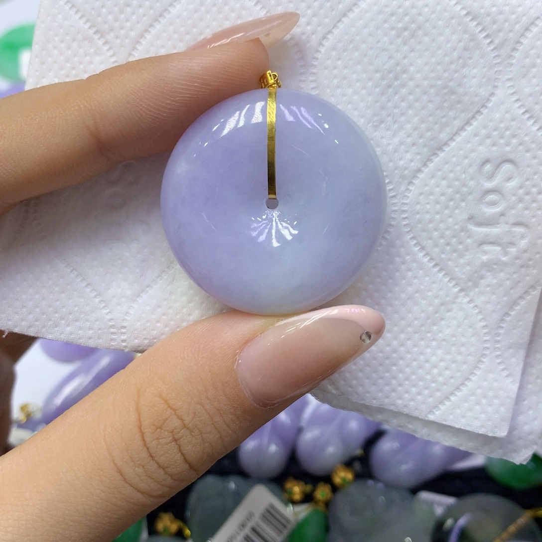 颈饰18K金镶嵌翡翠