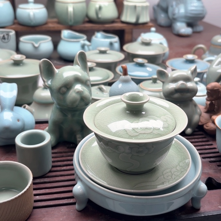 微瑕，豆绿祥云盖碗，容量150，九支钉，全手工