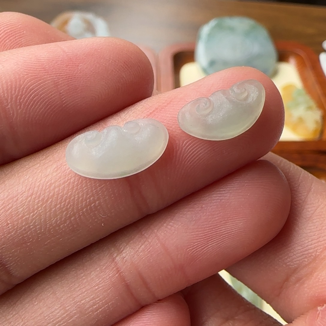 定制翡翠未镶嵌如意