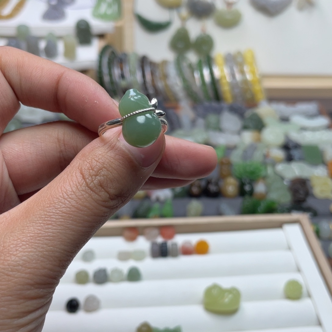 和田玉颈饰未镶嵌?***?