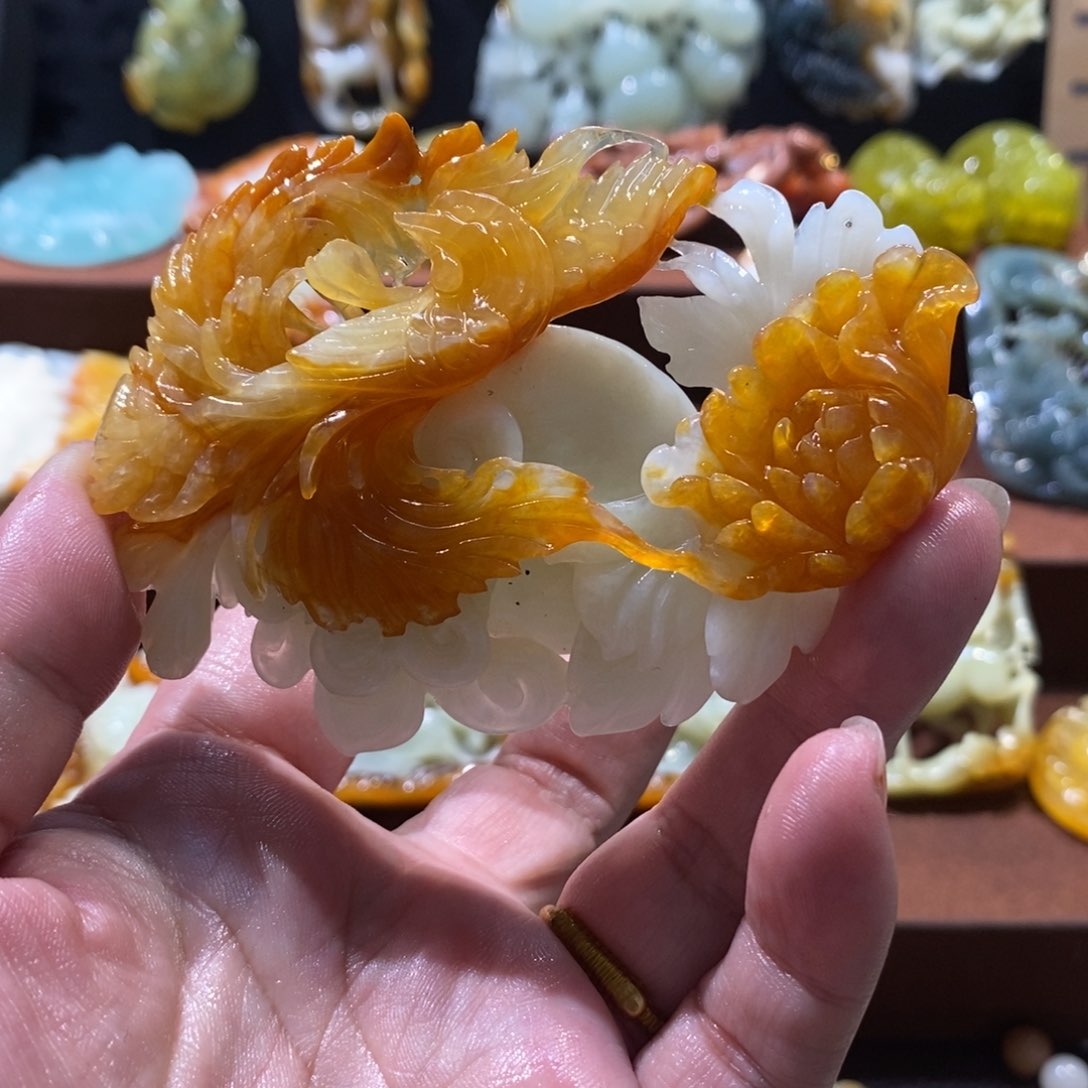 蛇纹石玉颈饰未镶嵌