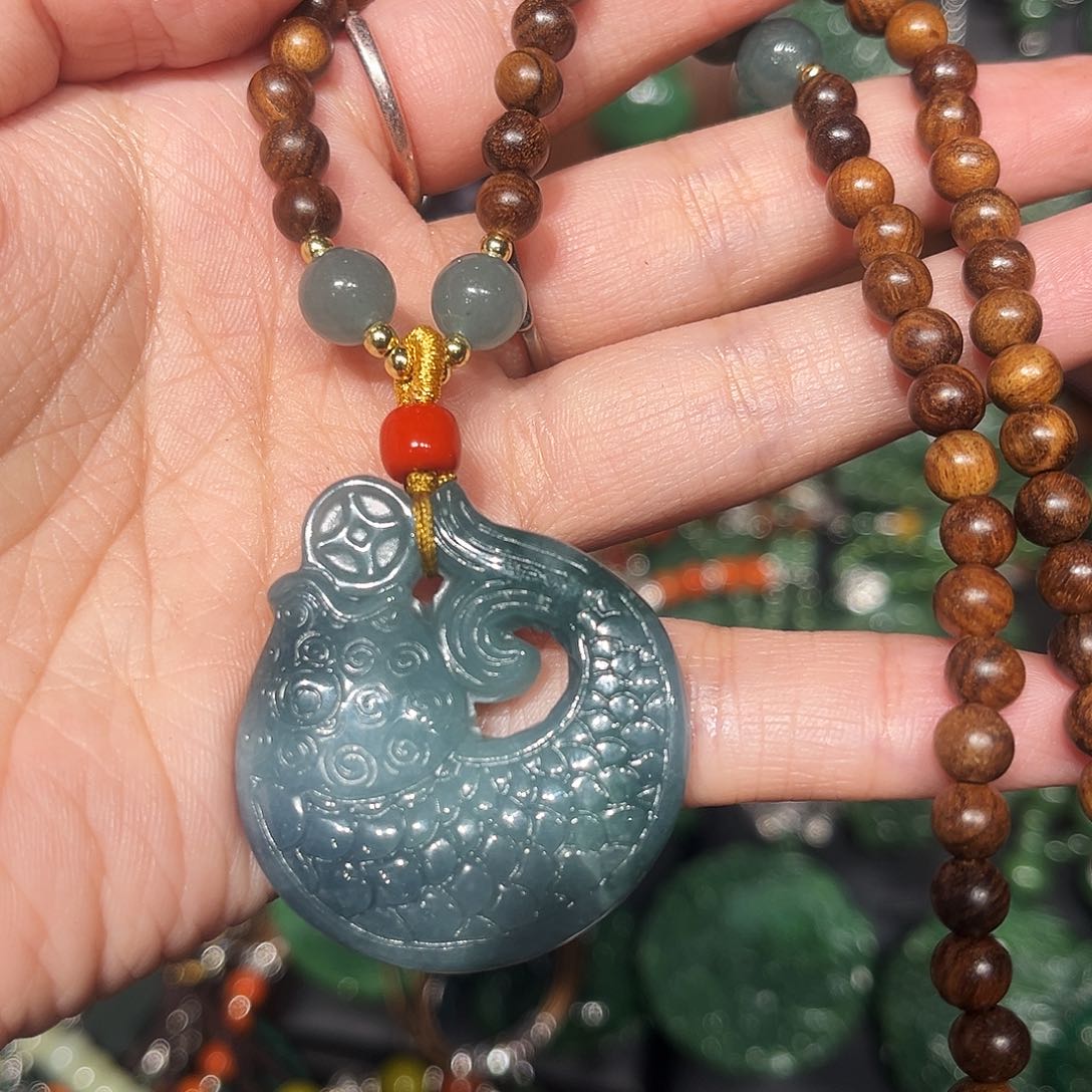 颈饰未镶嵌和田玉（糖玉）