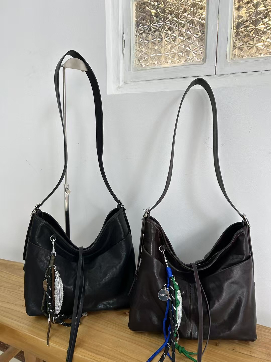 馨馨家 （知己）头层牛皮水晶植鞣法式多口袋简约百搭腋下斜挎女包