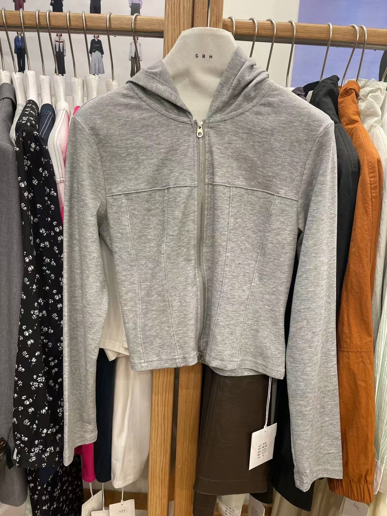 温柔瑶-GW秋款福利#休闲连帽百搭拉链卫衣外套#160