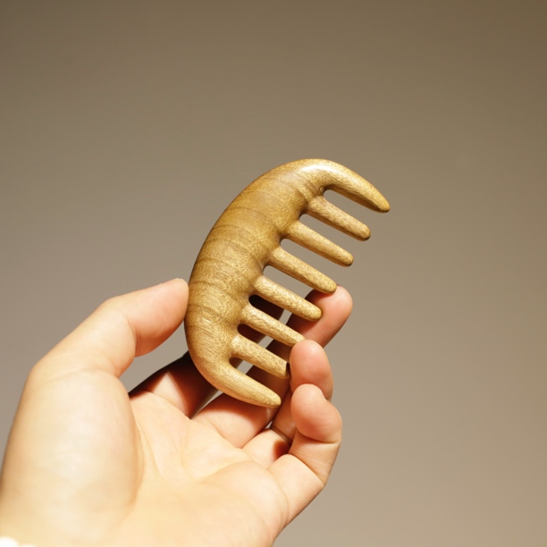 金丝楠木拆房老料小按摩梳