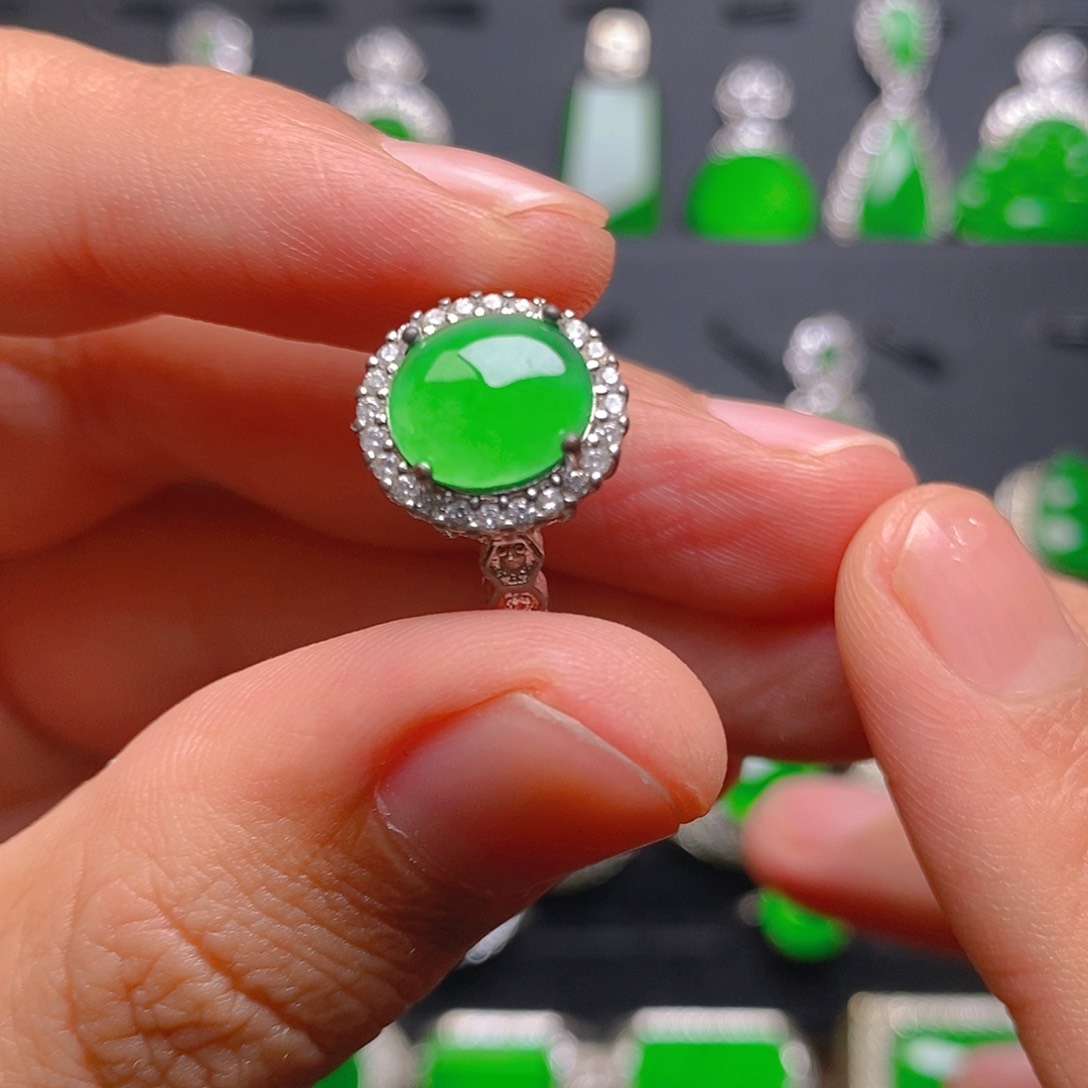 未镶嵌戒指翡翠戒指