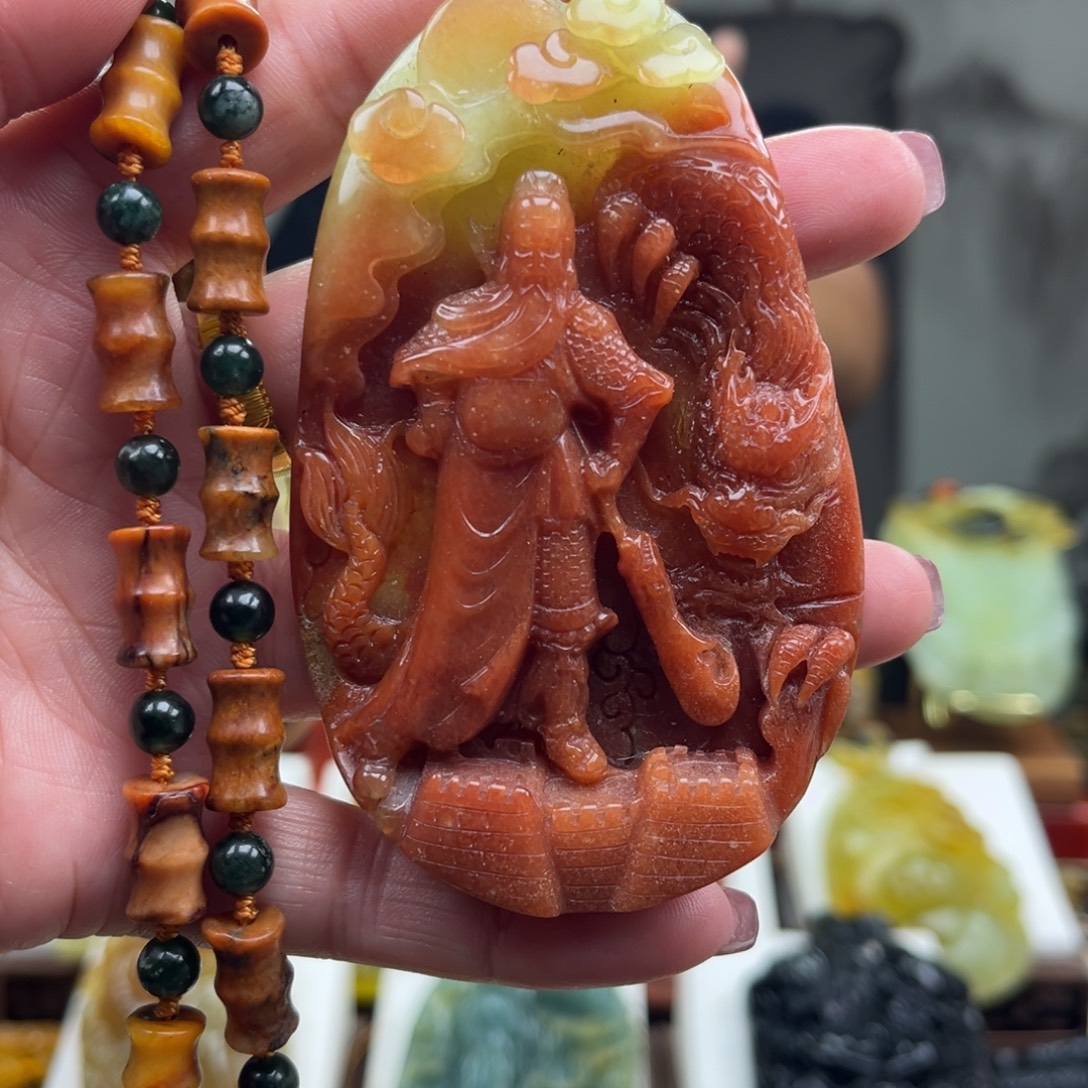 岫玉未镶嵌颈饰挂件