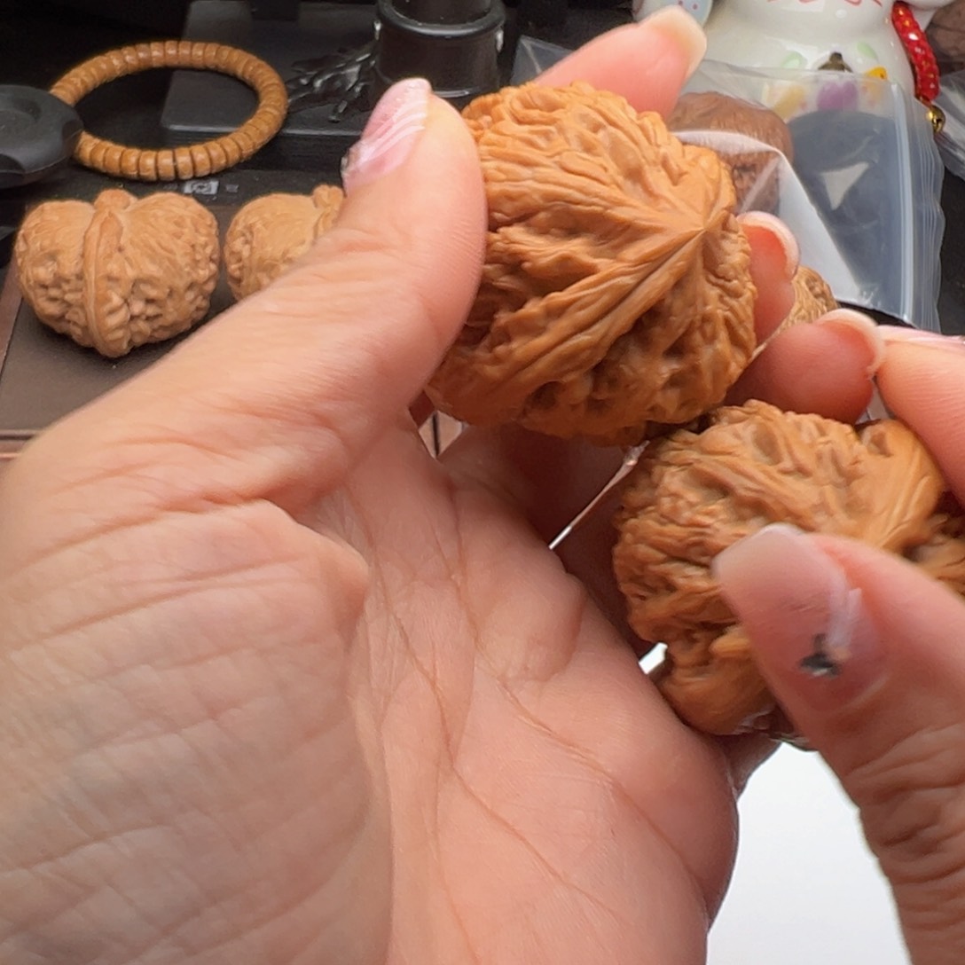 文玩核桃把件红锦鲤44