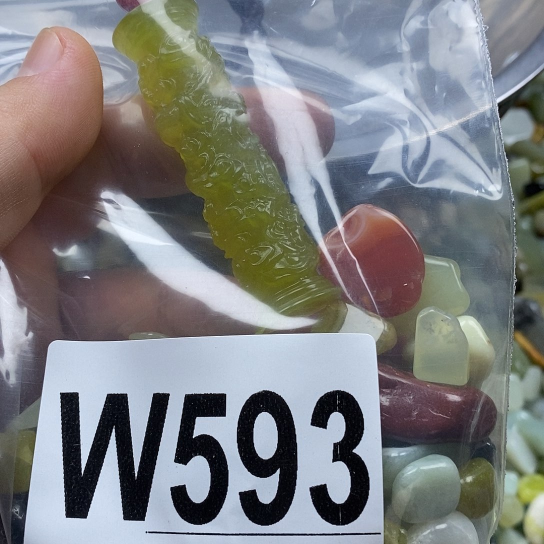 蛇纹石玉未镶嵌鱼缸石