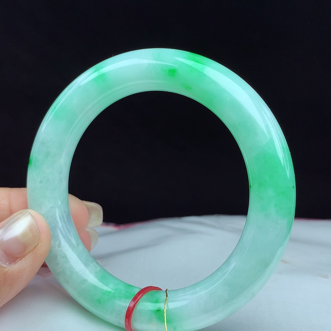 翡翠手镯未镶嵌55圈 0239