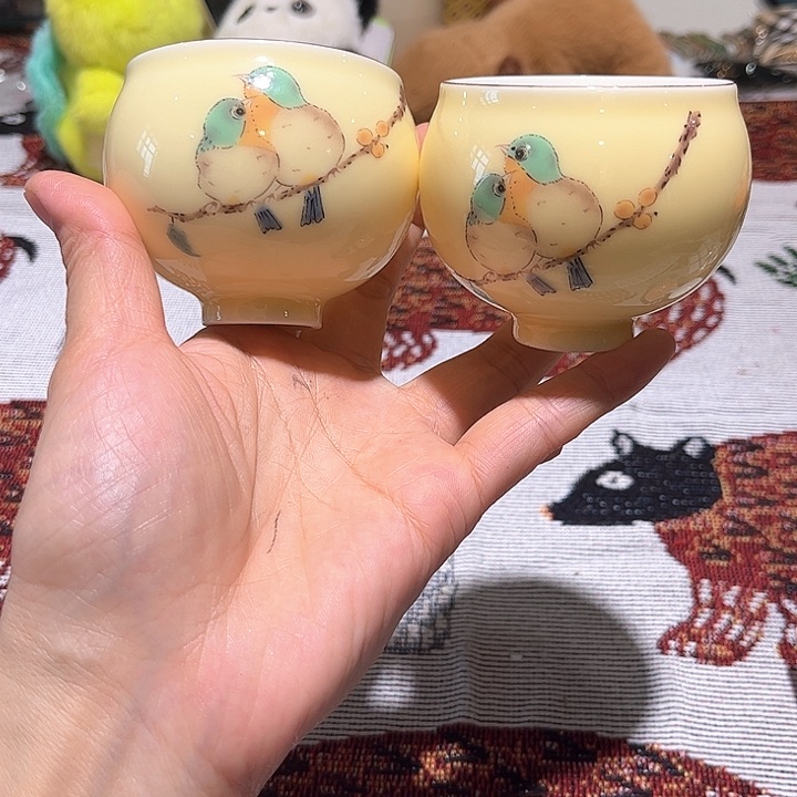 瓷片Chhhkghjhjukjjj