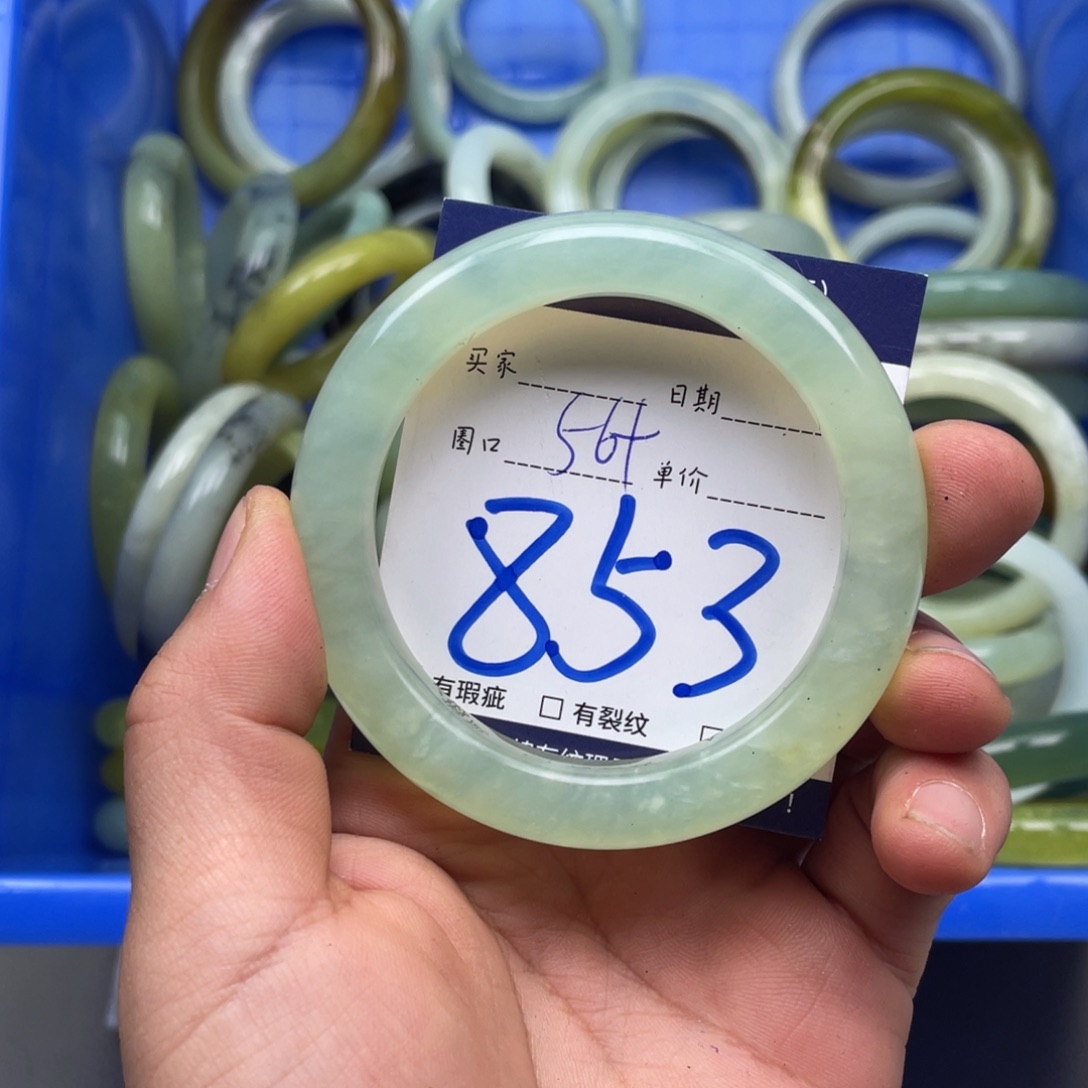 岫玉手镯手镯未镶嵌