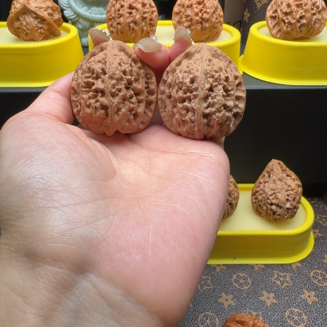 猴头核桃吊坠41牡丹纹
