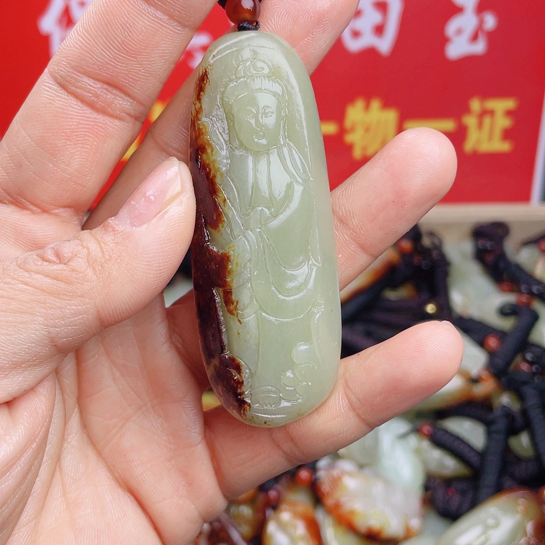 和田玉颈饰未镶嵌