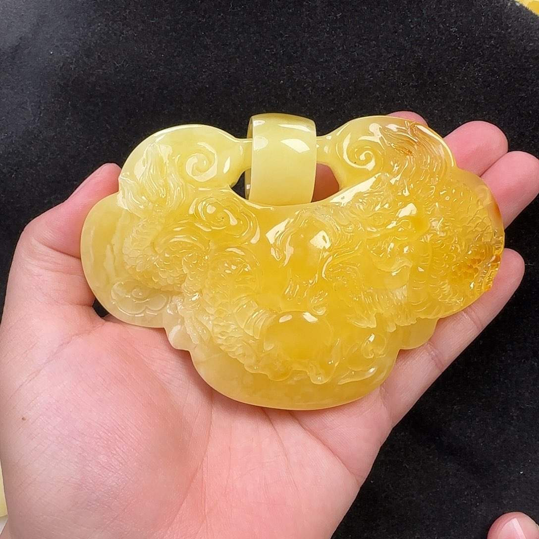 蜜蜡未镶嵌珠宝奇石