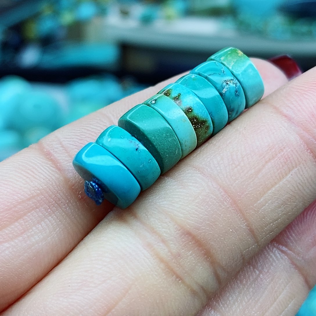 绿松石颈饰未镶嵌