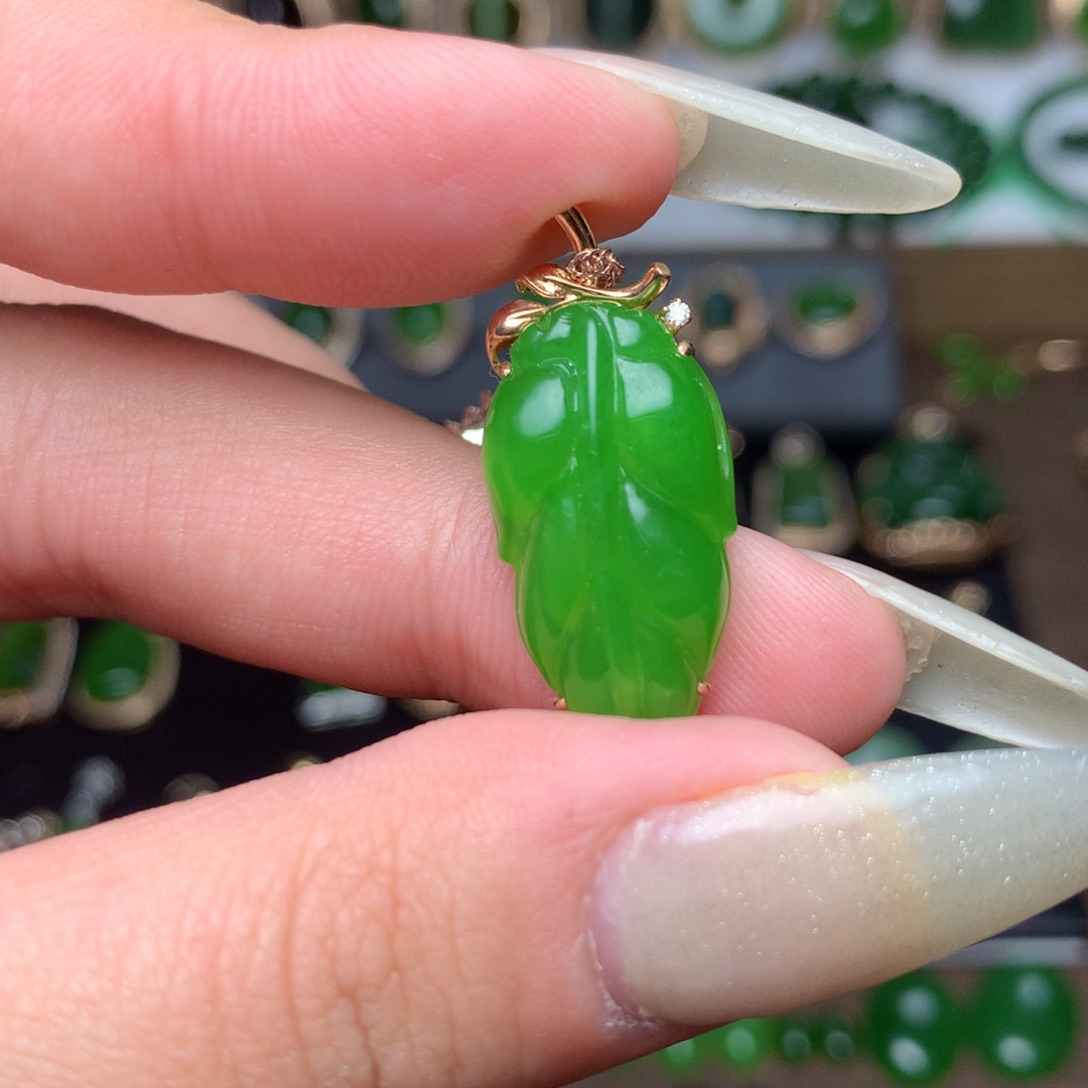 和田玉（碧玉）吊坠18K金镶嵌