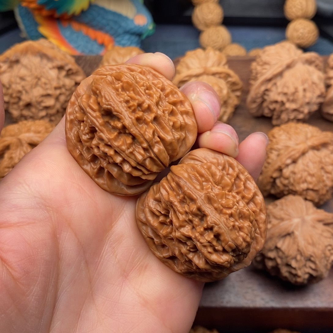 文玩核桃把件38全品，老树原桩平谷楼