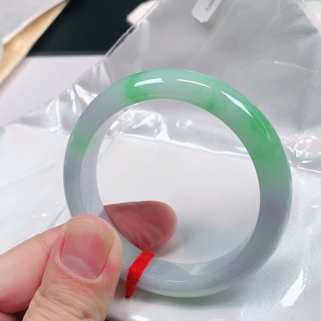 翡翠未镶嵌手镯1821