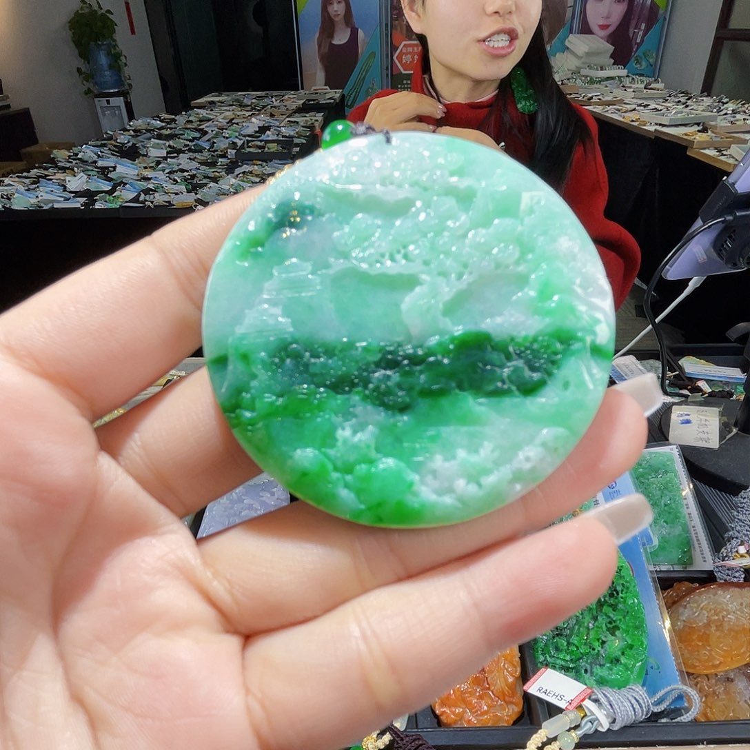 颈饰未镶嵌翡翠一