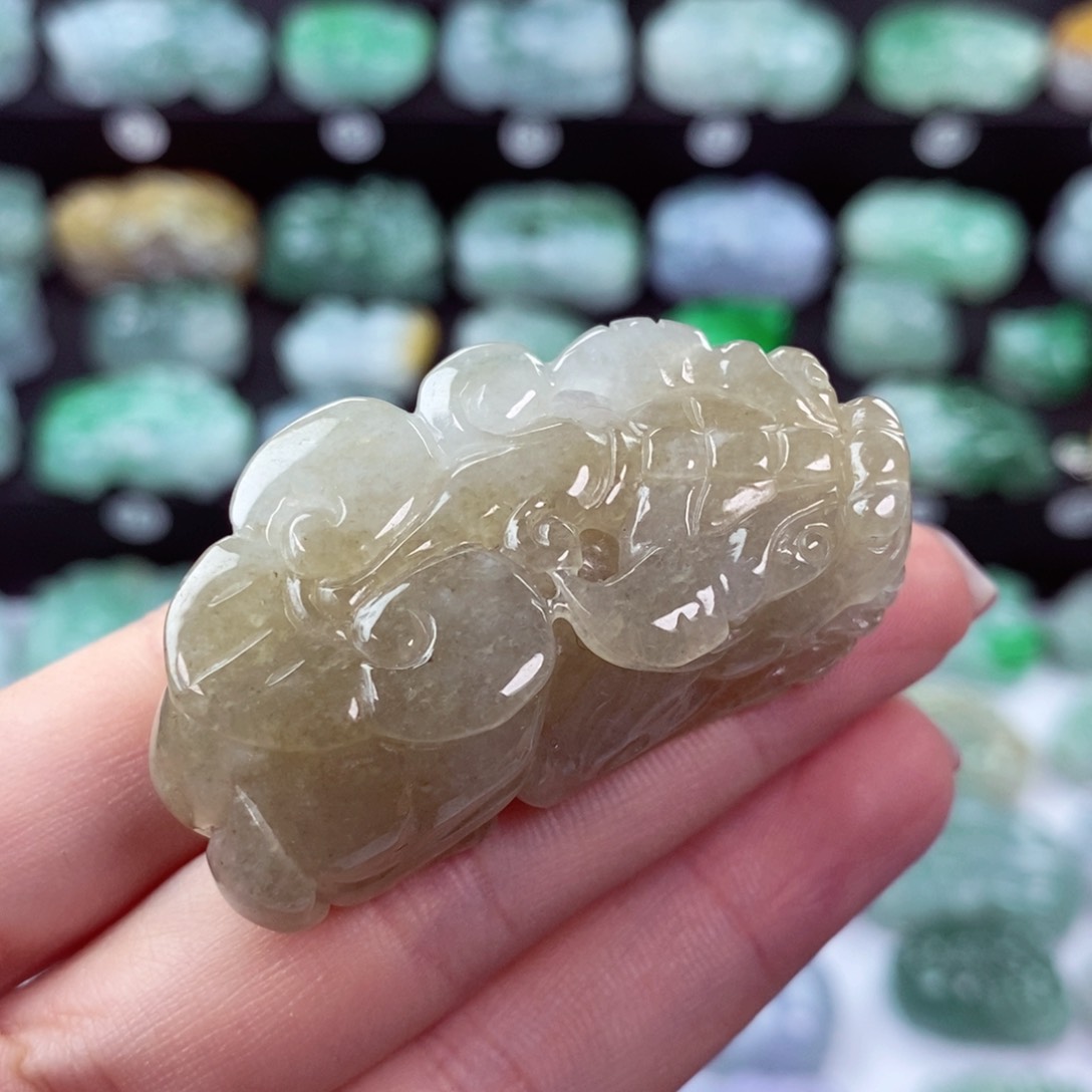 翡翠颈饰未镶嵌天然