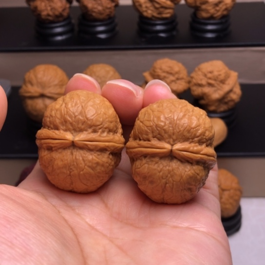 文玩核桃把件佛陀元宝4