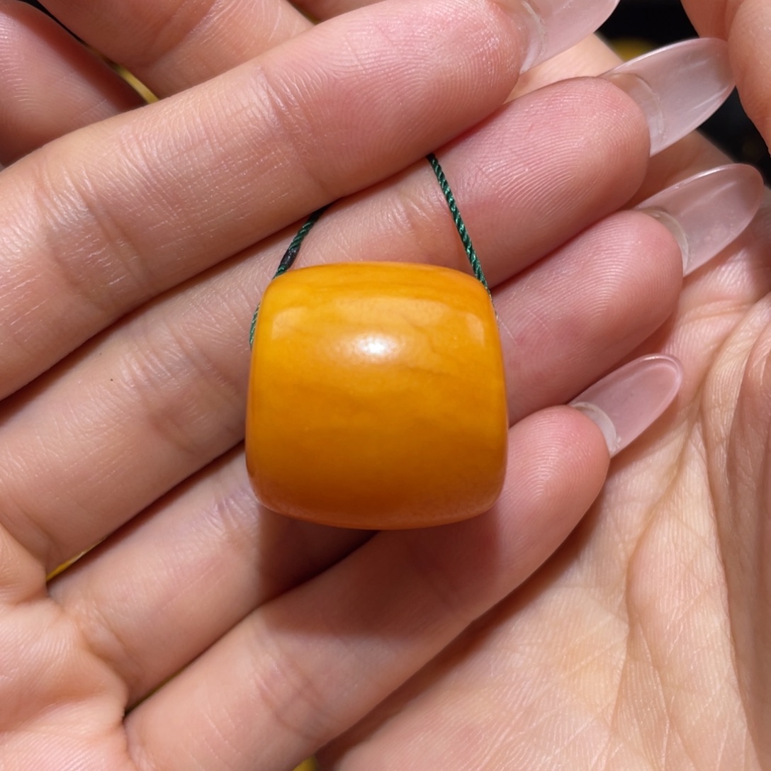 【闪购商品】琥珀裸石未镶嵌马蹄