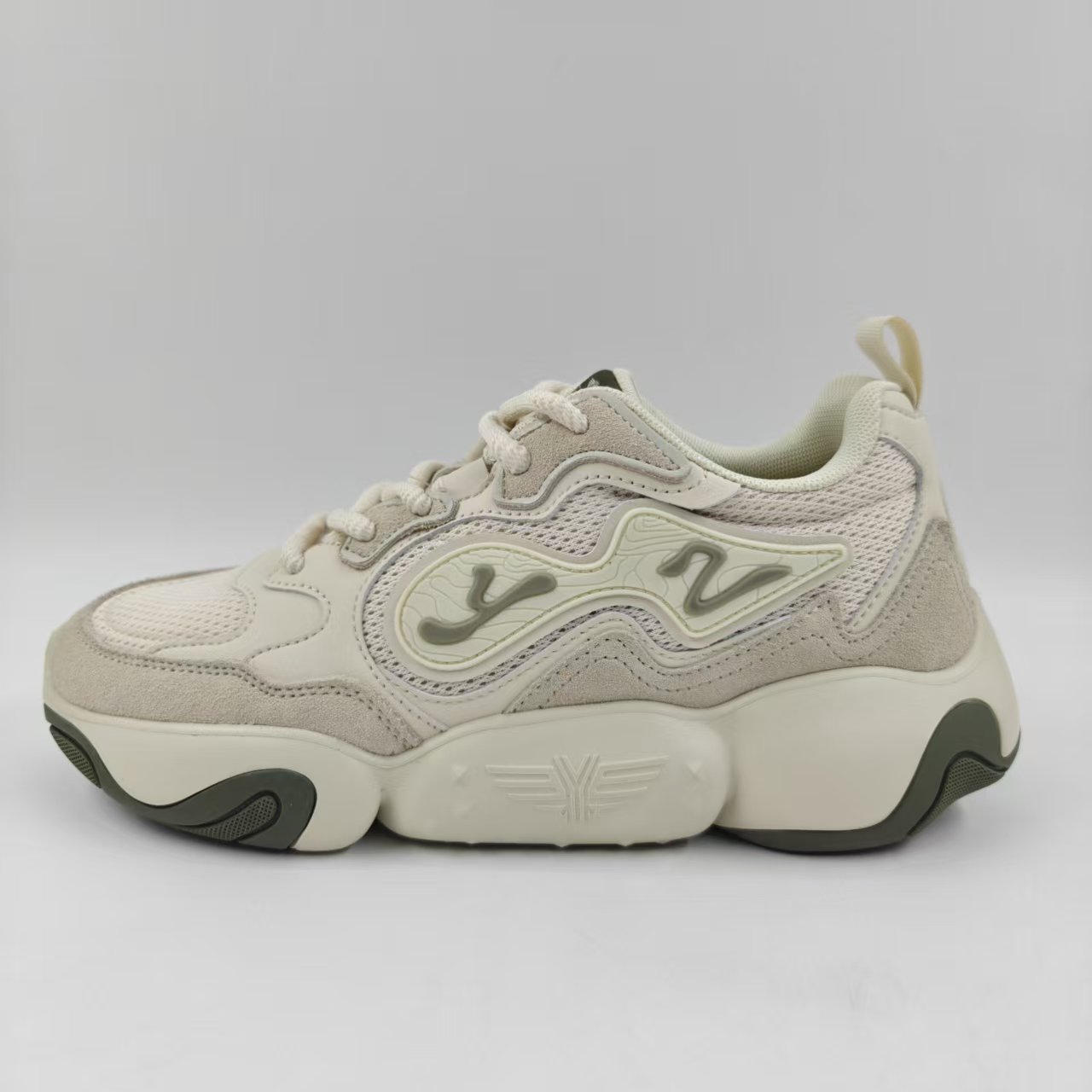 【运动鞋尺码，正码正拍】秋冬款真皮高品质时尚休闲运动鞋（3902）