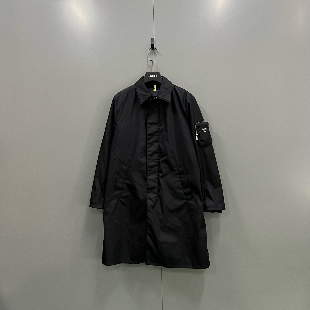未使用 Prada/普拉达 ab105 604329 黑色口袋三角标风衣 46码