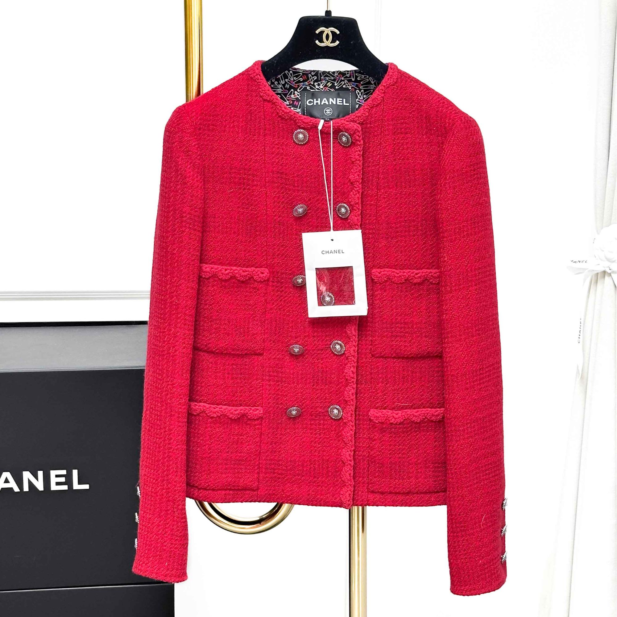 99新 Chanel/香奈儿 34码 红色 内拼彩色回形针图案 双排扣 外套