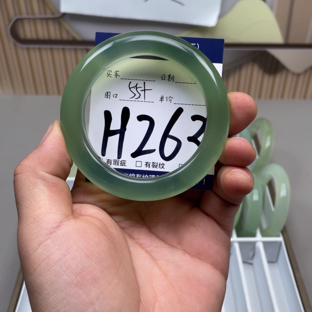 岫玉手镯手镯未镶嵌