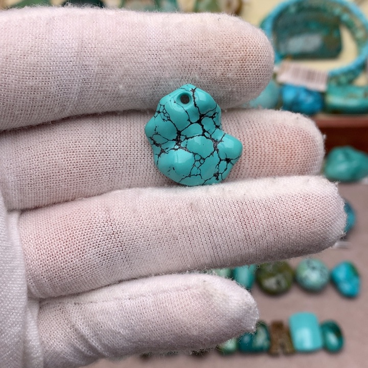 绿松石未镶嵌珠宝奇石