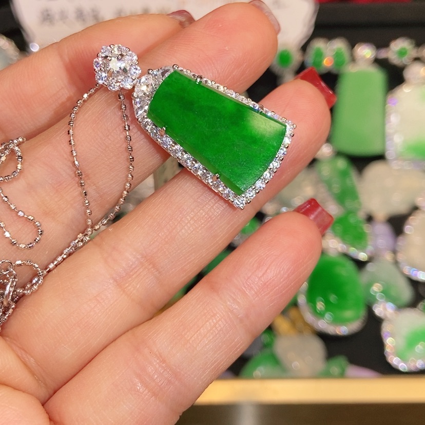 【闪购商品】颈饰未镶嵌翡翠天然翡翠