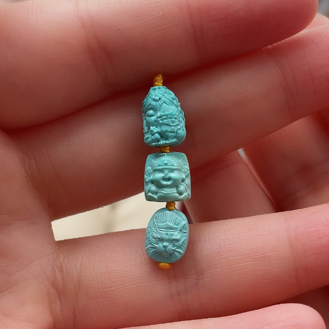 绿松石颈饰未镶嵌