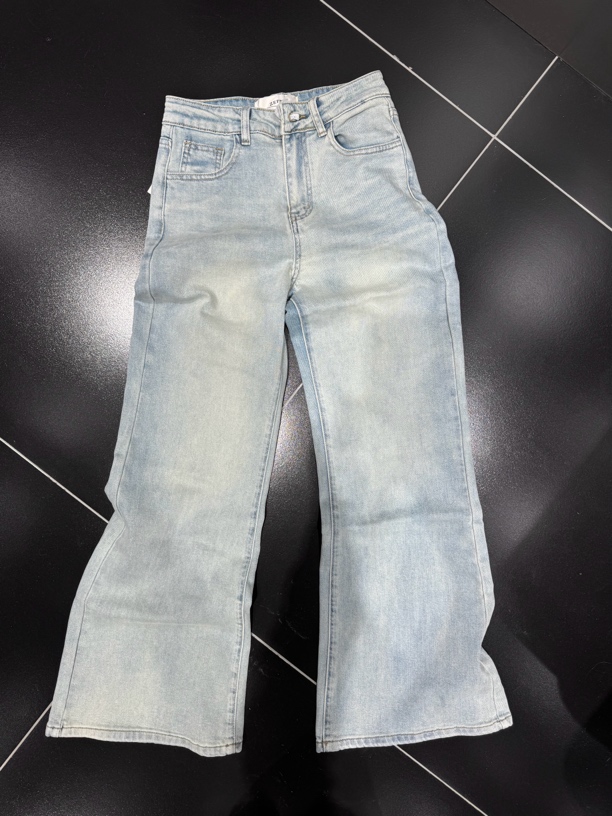 四面弹宽松一些的喇叭裤