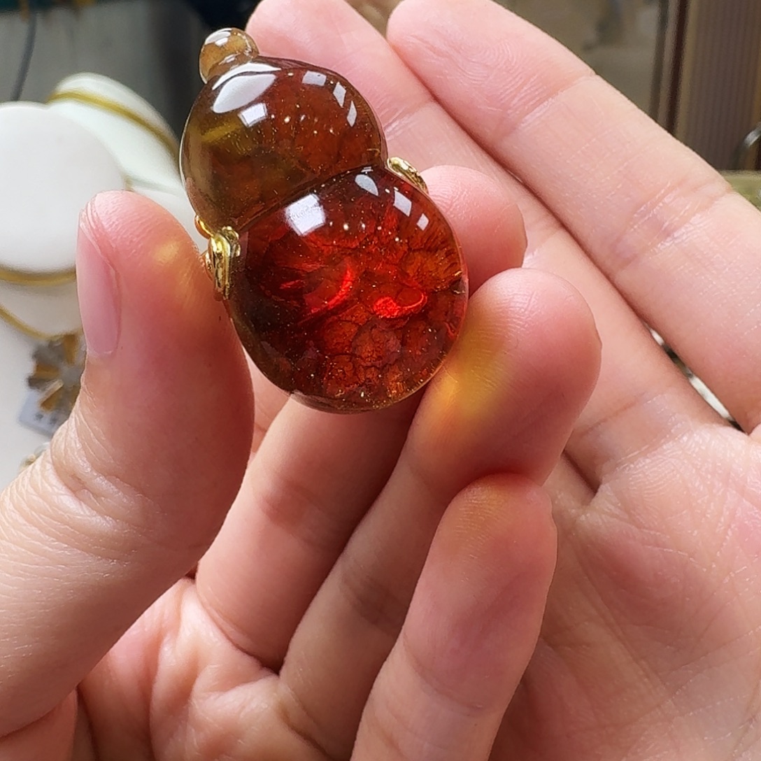 走***儿琥珀未镶嵌颈饰戒指