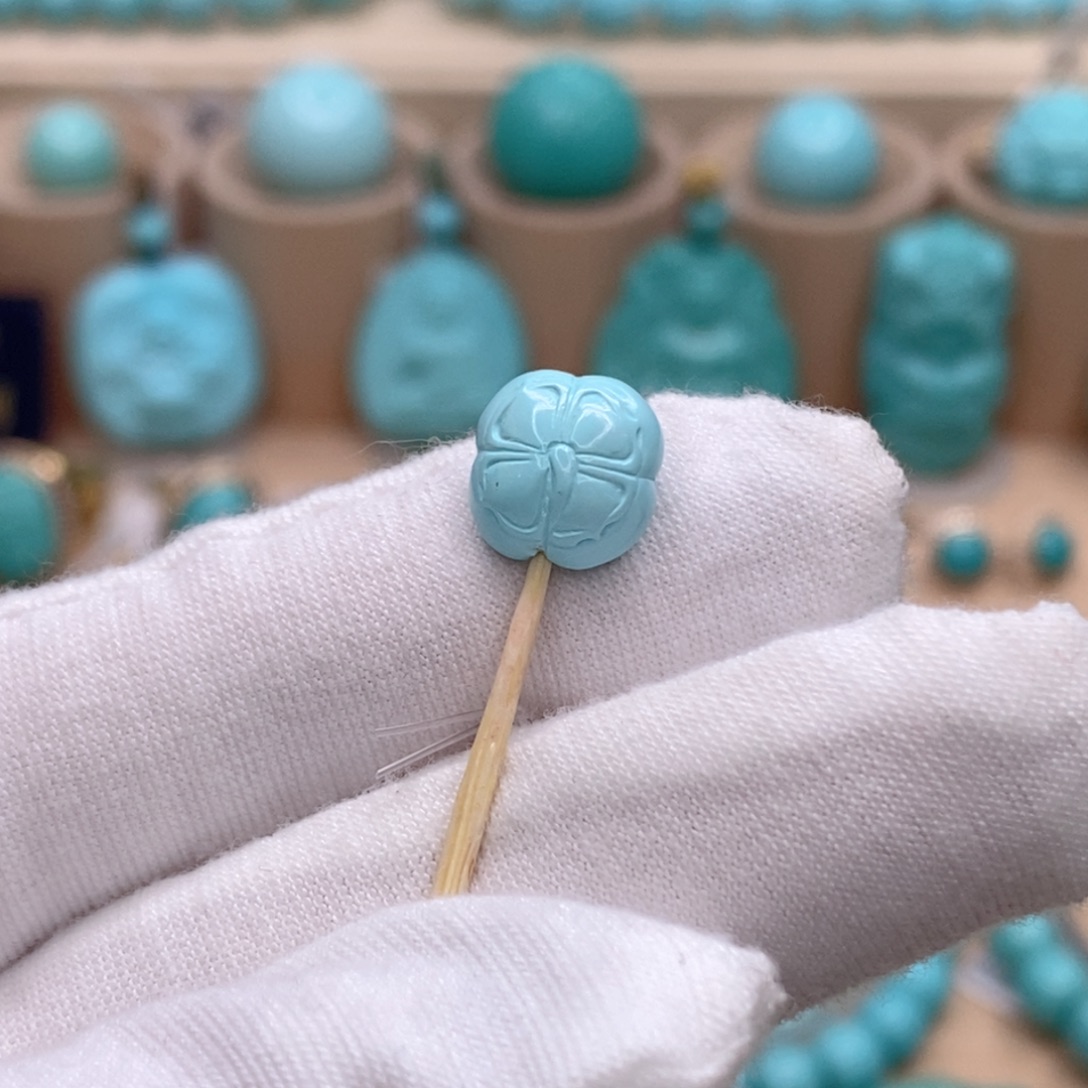 绿松石未镶嵌珠宝奇石