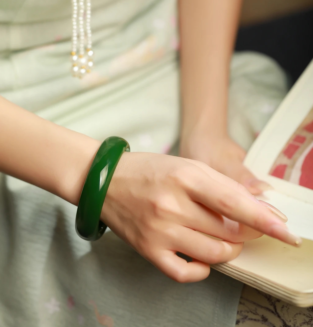 【菠菜绿手镯】AAAAA新疆和田（平安镯/美人条）天然手镯多样性发货