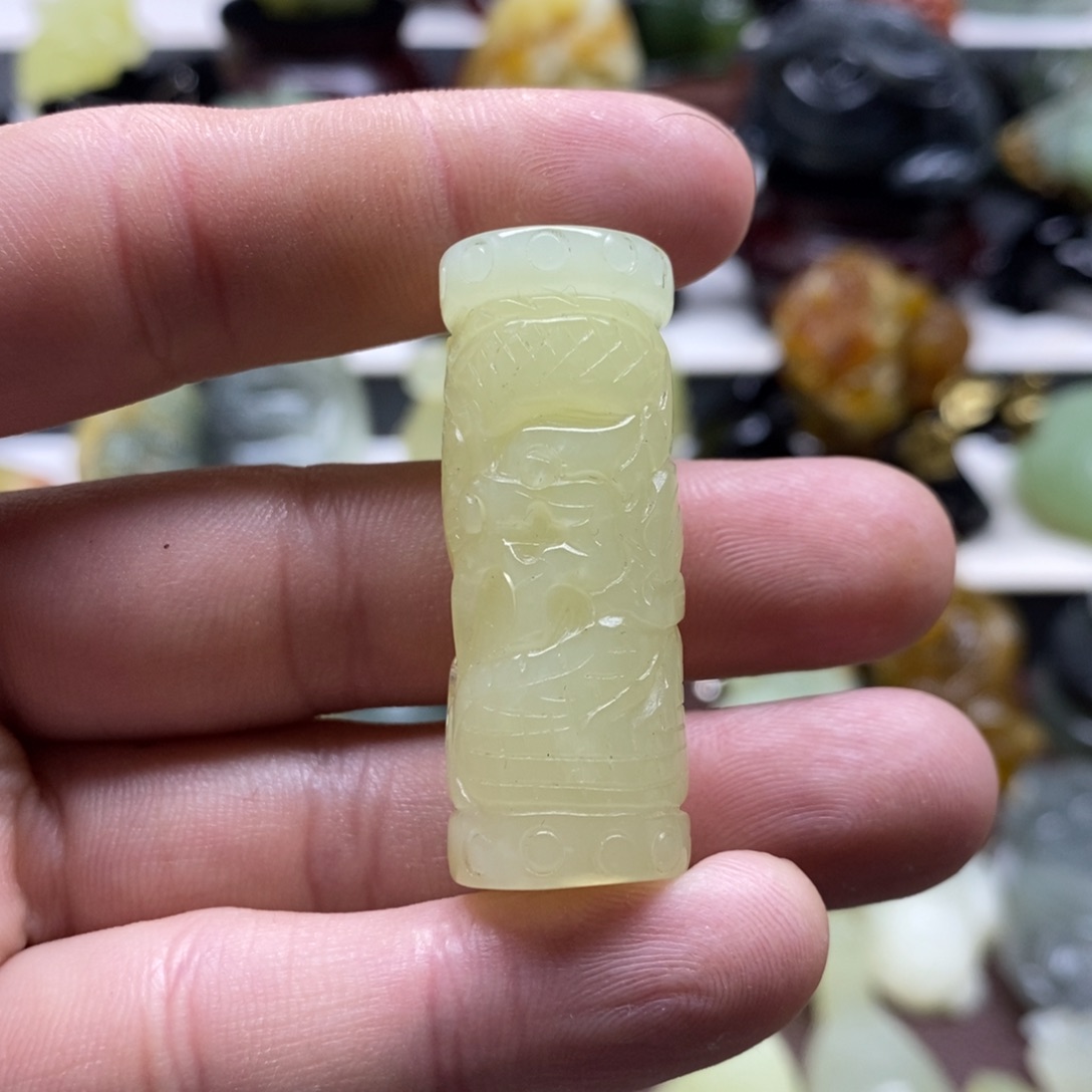 岫玉龙柱吊坠未镶嵌