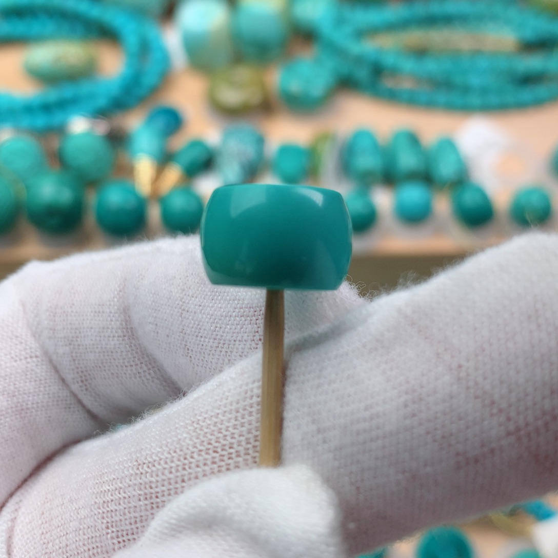 绿松石颈饰未镶嵌