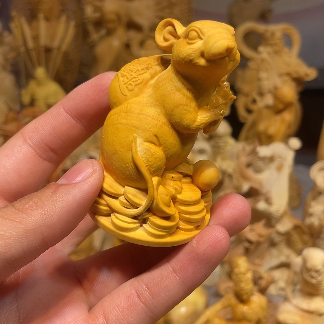 黄杨木小瑕疵老鼠