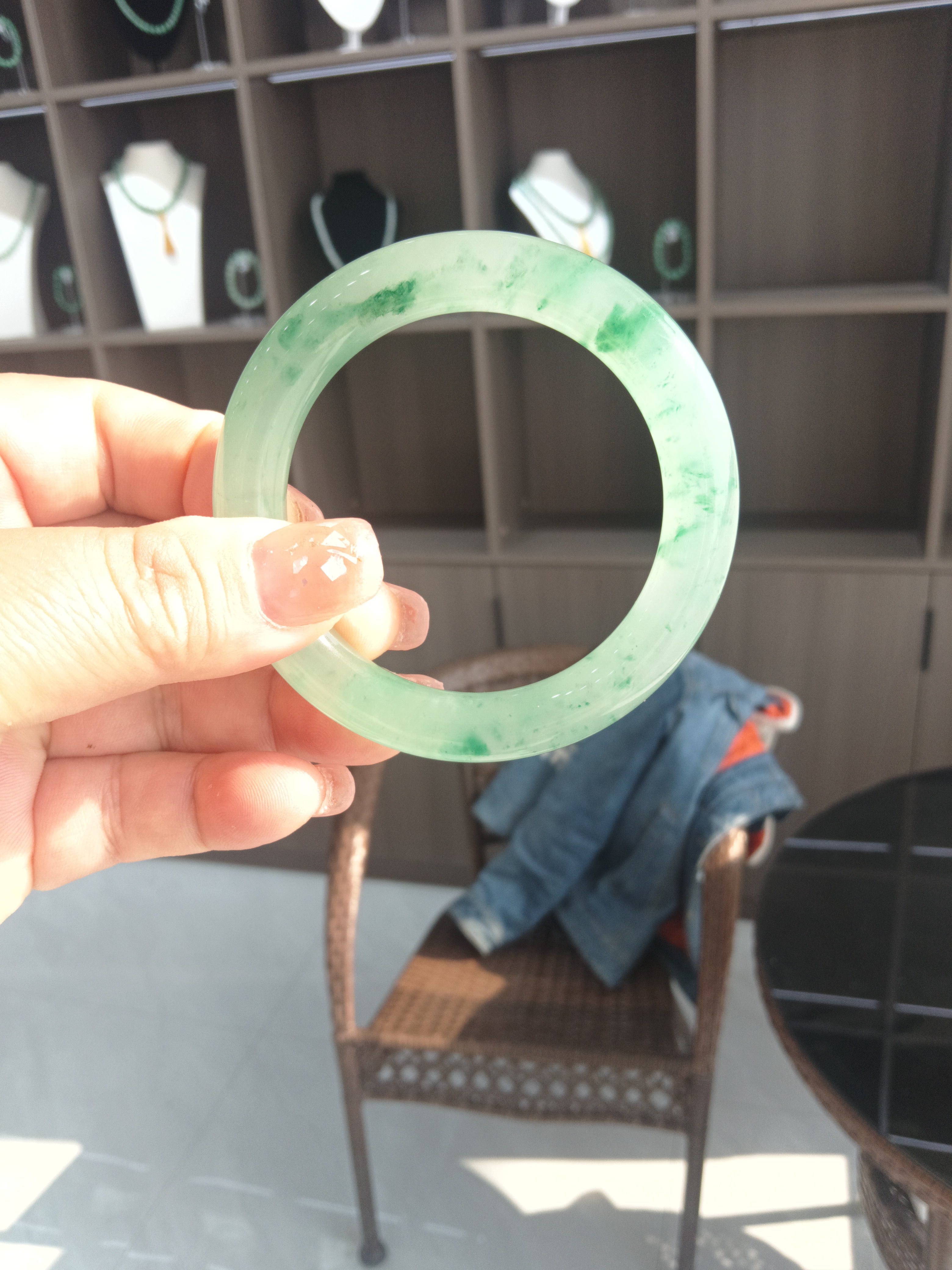 纯天然独龙玉精美手镯