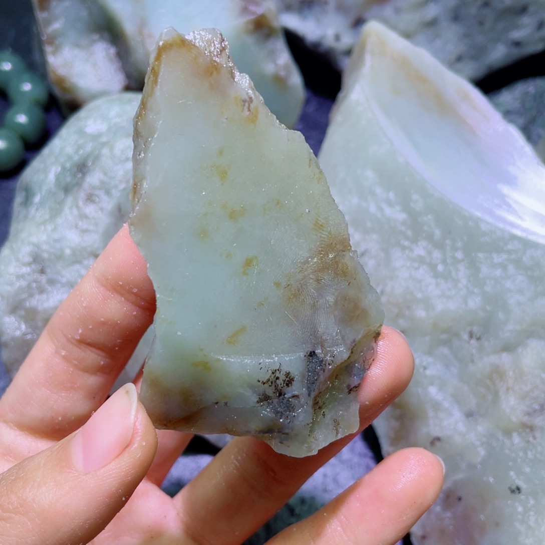 和田玉未镶嵌珠宝半成品