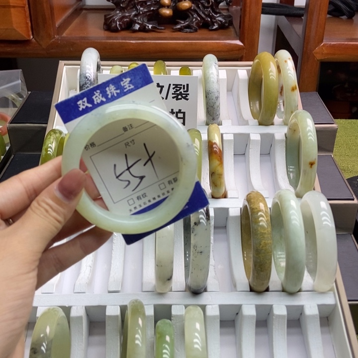 蛇纹石玉手镯未镶嵌296