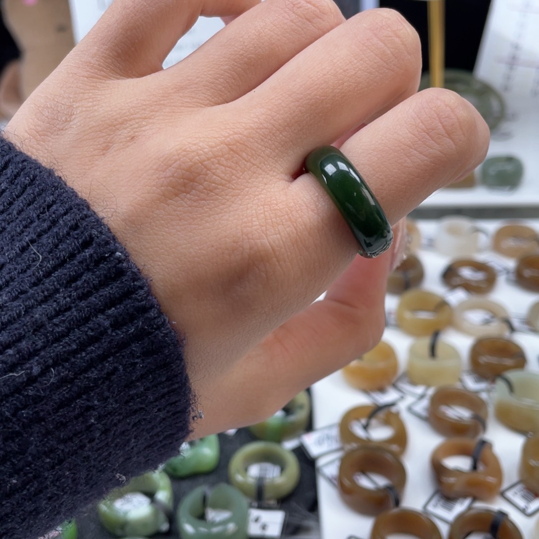 和田玉未镶嵌戒指P10红皮细条17不退换