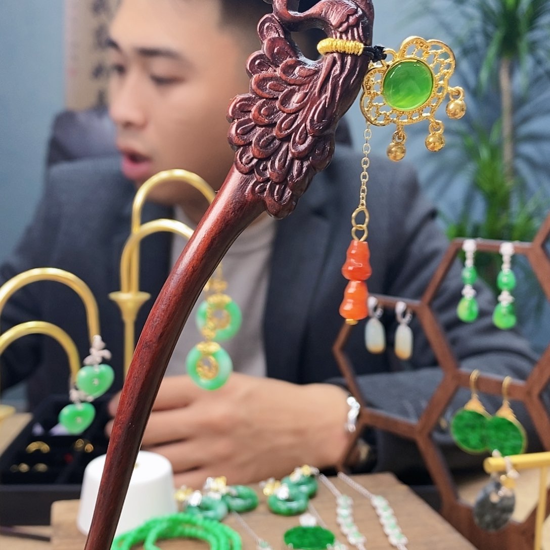 翡翠耳饰未镶嵌发簪