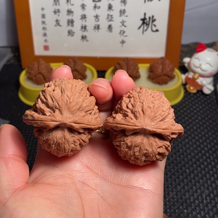 文玩核桃把件46金麒麟