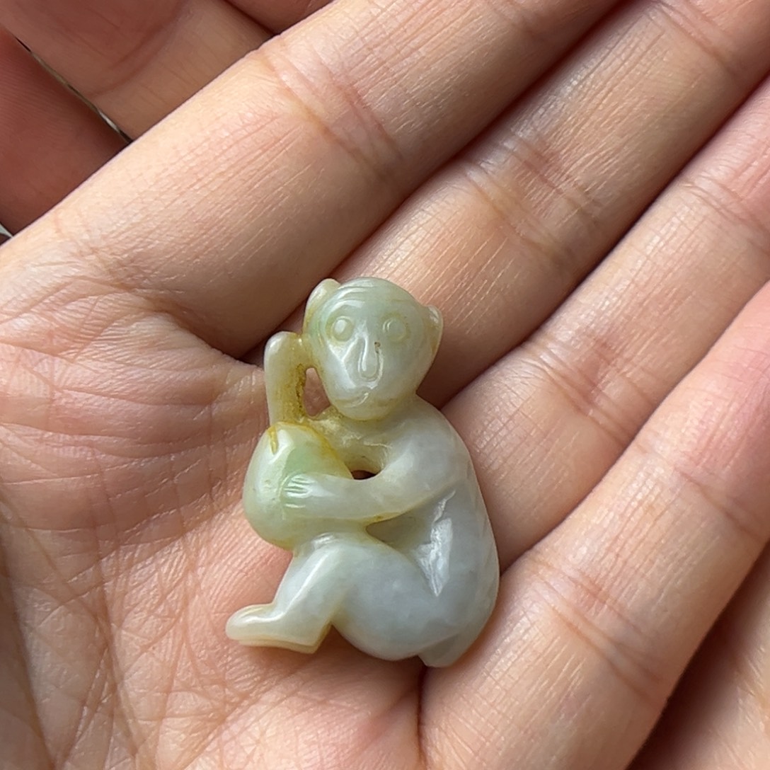 时***°翡翠未镶嵌颈饰翡翠猴子吊坠挂件