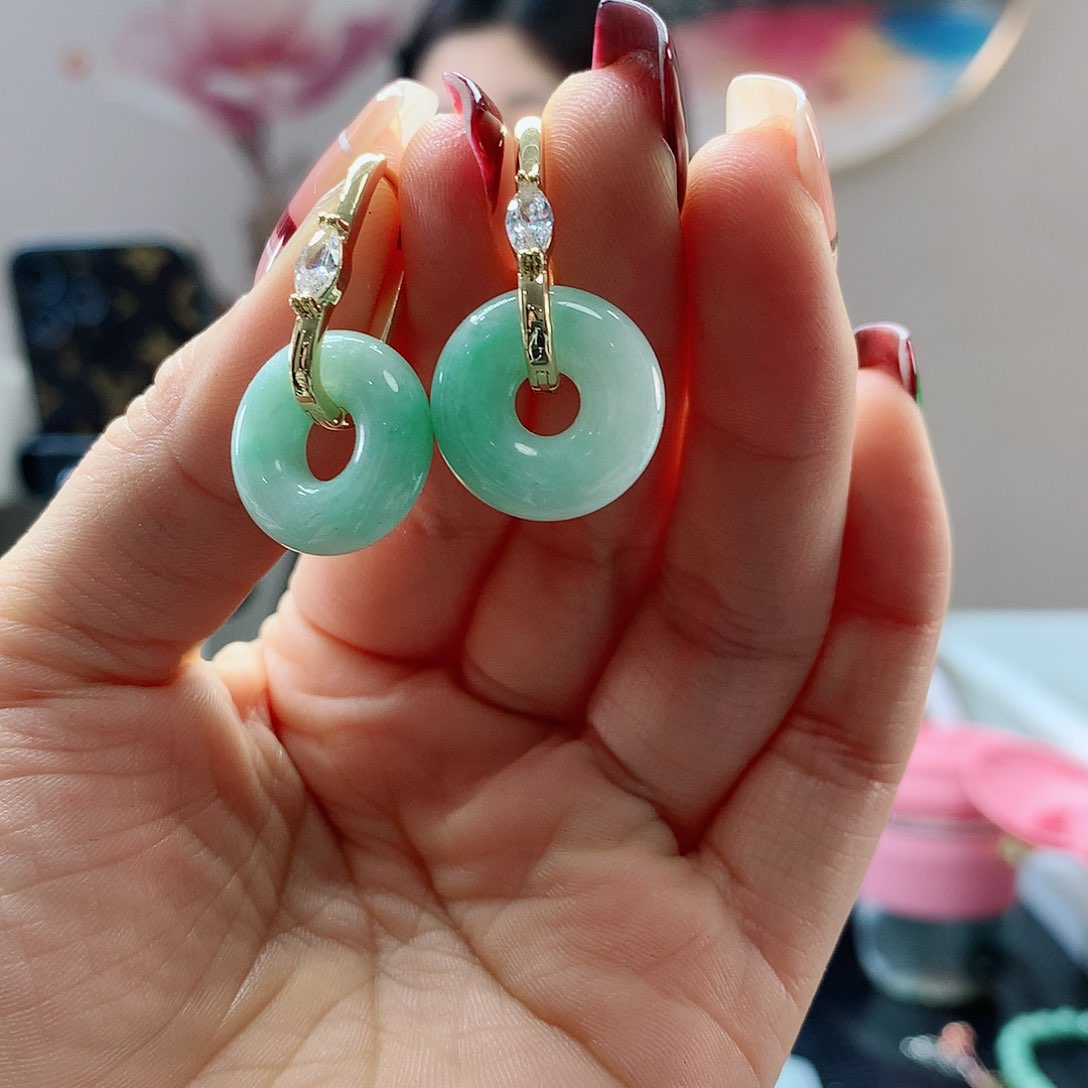 【闪购商品】翡翠耳饰未镶嵌，