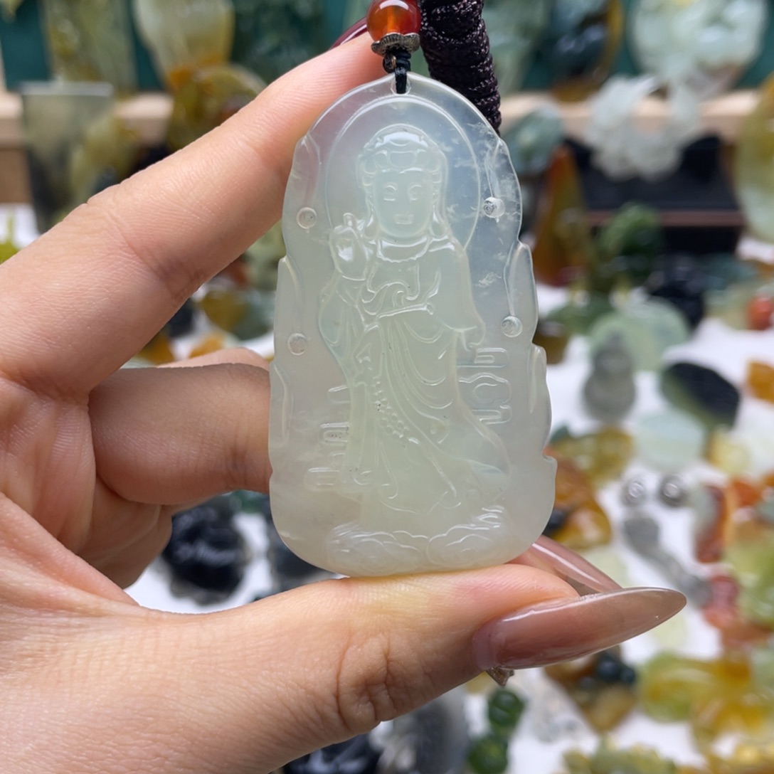 蛇纹石玉颈饰未镶嵌